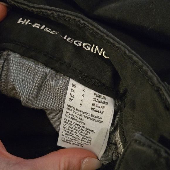 Size 4 American Eagle Black High-Rise Jeggings Skinny Jeans Minimalist Essential - Picture 3 of 6